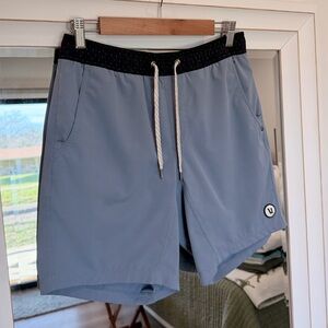 LIKE NEW! Vuori men’s Kore workout shorts